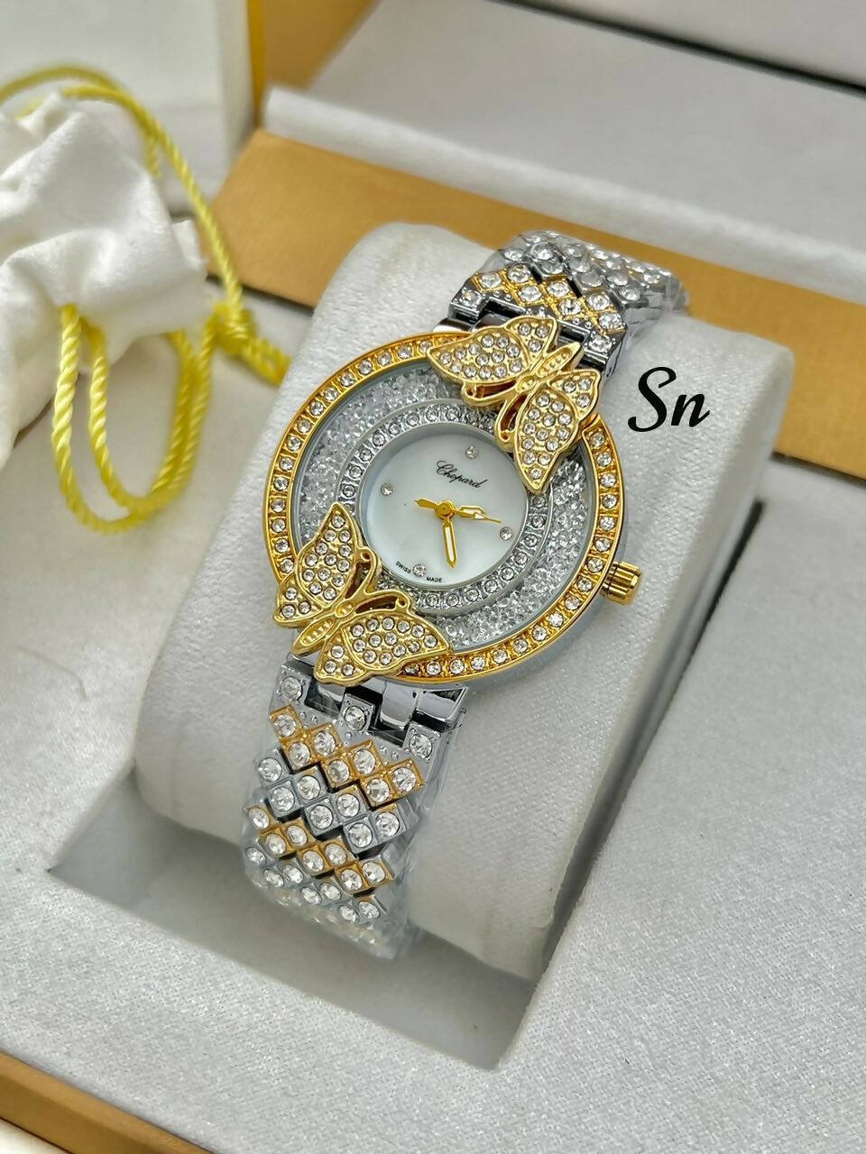 Diamond Studded Jewellery Watch Rose Gold: Gift/Send Fashion and Lifestyle  Gifts Online JVS1267268 |IGP.com