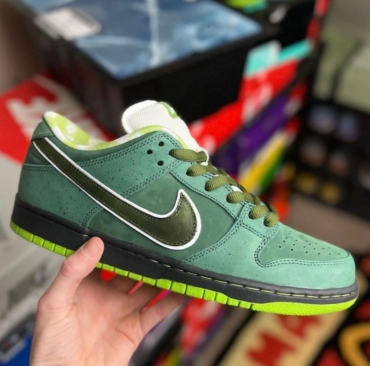 Nike SA dunk green lobster For Man With Green Colour