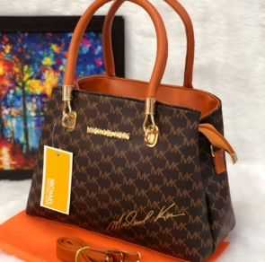 Michael Kors Attractive & Stylish Handbag For Womens