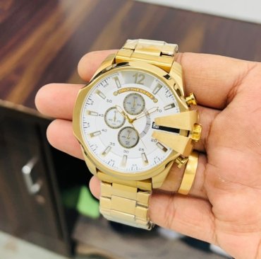 Diesel Mega Chief Round Analog New White Colour Dial with Gold Colour Stailess Steel Strap for Men's Watch