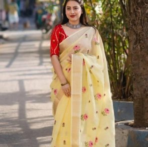 Soft Linen Saree with Temple Design Zari Woven Pattu Border Cotton Tassels on Pallu & Blouse Contrast Phantom Silk Blouse with Emboridary