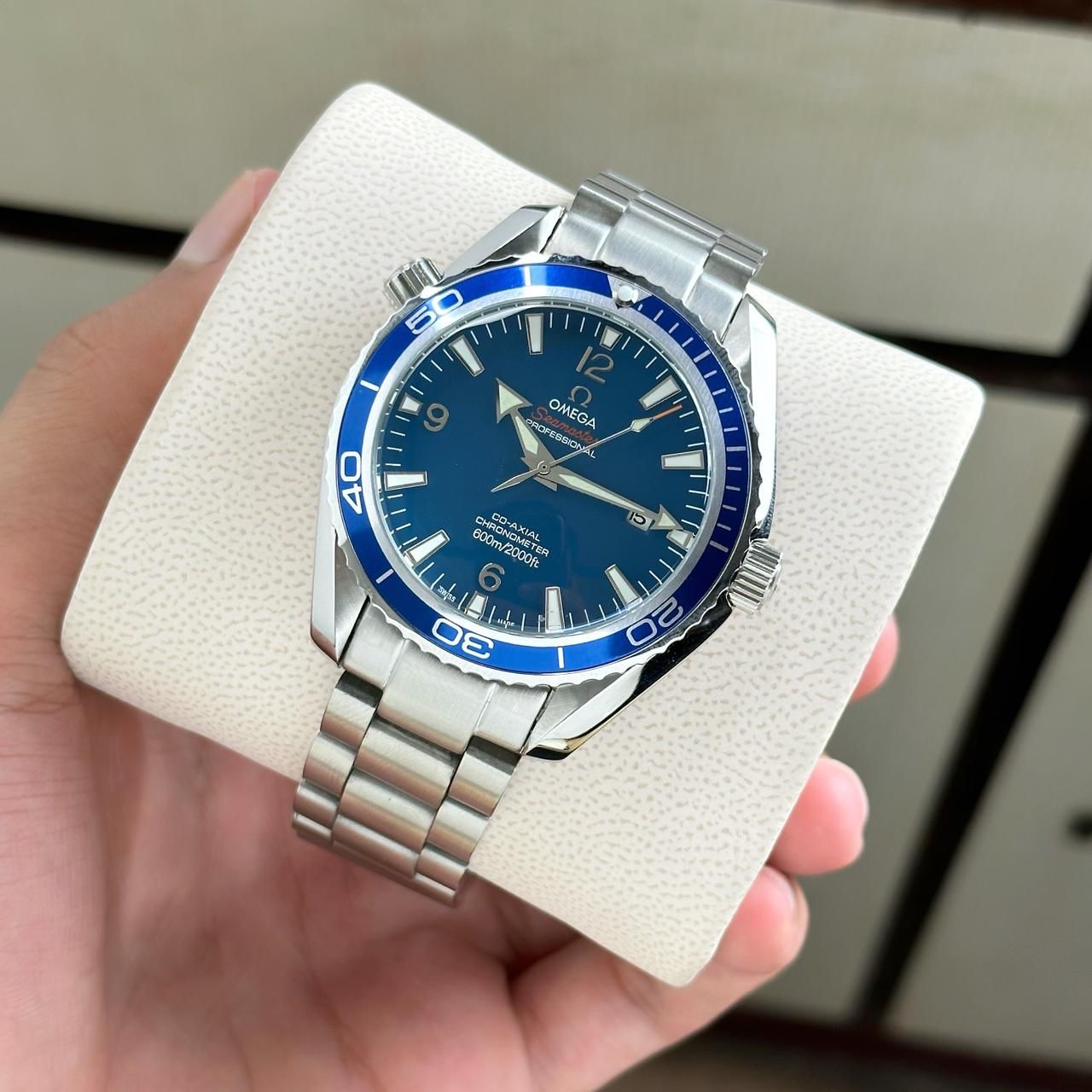 Planet Ocean 600M Seamaster Steel Chronometer Watch 215.30.40.20.03.002 |  OMEGA US®