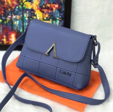 Catchy Top Quality Leather Crossbody Sling Handbag For Stylish Women's