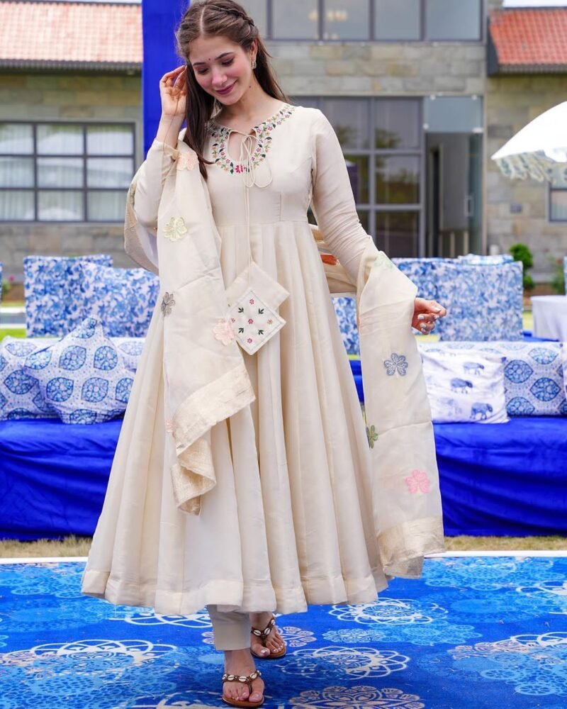 New Designer Party Wear Look Beautiful Gown With Dupatta For Women's