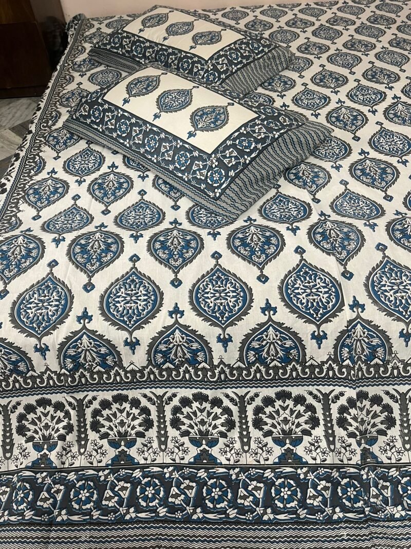 Gulabari Collection King Size Bedsheet With 2 Pillow Covers