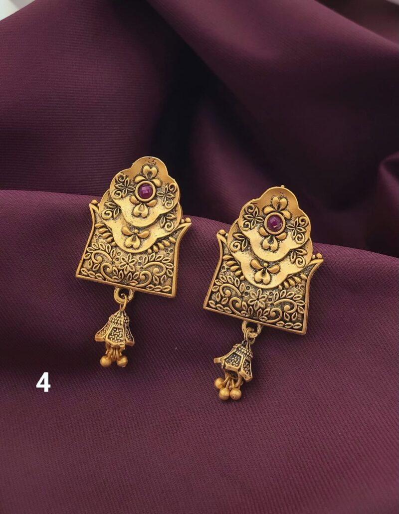 Unique Golden Earrings for women Fancy. Safety information Keep away from sweat, water or liquid perfume. Never store in velvet wrap. BOOK NOW!