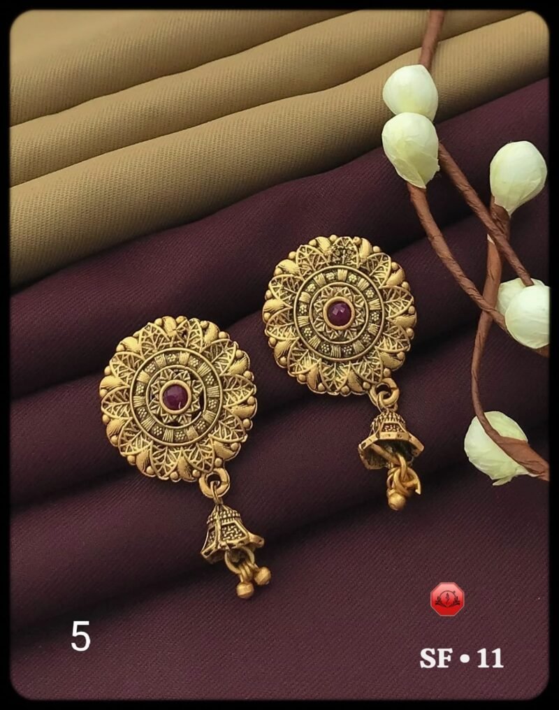 New Golden Earrings for women Fancy. Safety information Keep away from sweat, water or liquid perfume. Never store in velvet wrap. BOOK NOW!