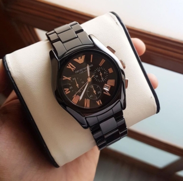 new interpretation of a classic black ceramic watch