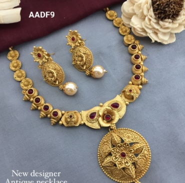 New Golden Unique Graceful Jewellery Set for Women and girls