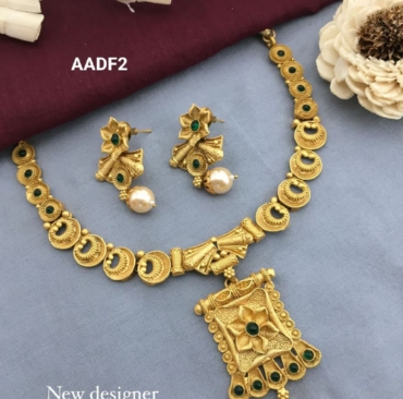 New Golden Graceful Jewellery Set for Women and girls
