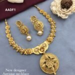 Trending Unique Golden Graceful Jewellery Set for Women