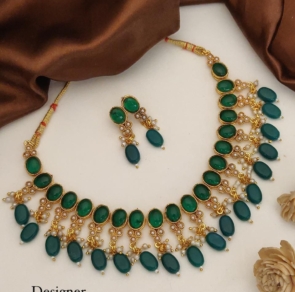 Kundan Kemp stone Choker Necklace set For Women. Occasion: Engagement, Birthday Gift, Party Wear, Photography, Any Occasion. Buy Now!