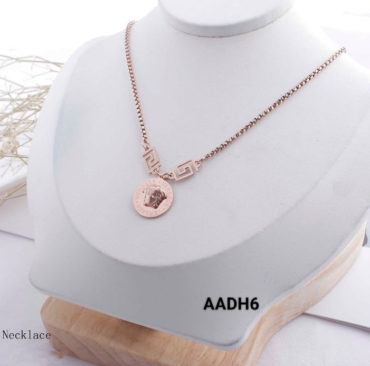 New Exclusive Unique chain with pendant Beautiful Daily Wear Necklace Chain For Women & Girls