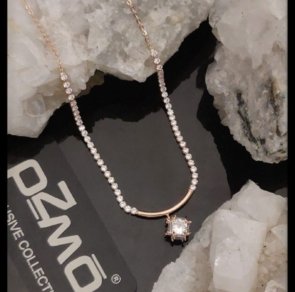 New Latest Trendy Look Twinkling Elegant Necklace For Girls & Women