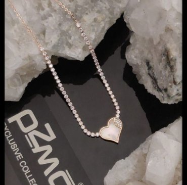 New Beautiful Twinkling Elegant Necklace For Girls & Women