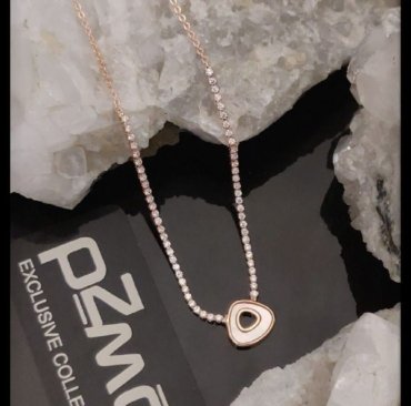 Fancy Trendy Look Twinkling Elegant Necklace For Girls & Women