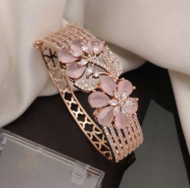 Beautiful Unique Rose Gold Bracelet For Women & Girls